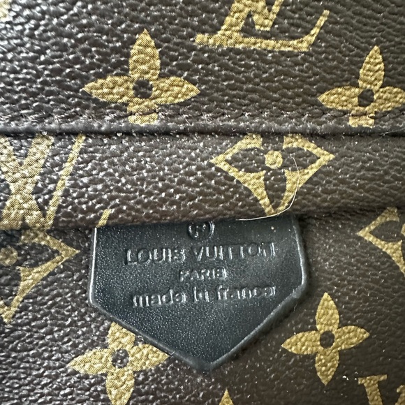 Replica LV Palm Springs Mini backpack/purse. Never used. - Picture 3 of 6